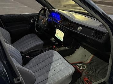 190 disk: Mercedes-Benz 190 (W201): 2 l | 1992 il Sedan — 2