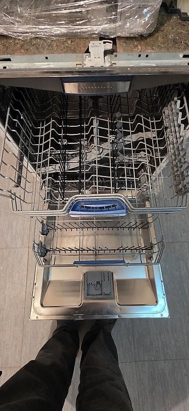 Qabyuyan maşın Bosch, Tam qabaritli (60 sm.), Quraşdırılan