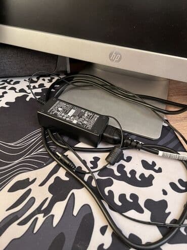 bort kompüter: HP monitor - Təxminən 23–24 düym ekran ölçüsü, nazik çərçivə və — 3