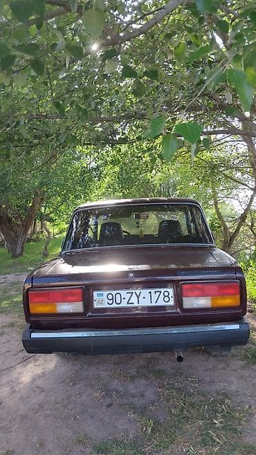 vaz 21099: VAZ 2107 sedan Qiymət Razılaşma yolu ilə.Ciddi şəxslər yazsın. - — 2
