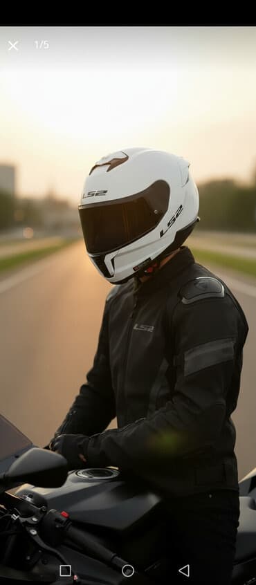 Motonəqliyyatın icarəsi: LS2 integral motosiklet dəbilqəsi – ağ rəng Xüsusiyyətlər: - — 1