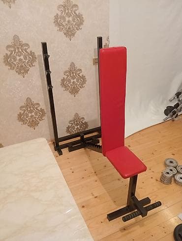 Bizdə idman dükanı di yəni bu təzədi bu trenajor çiyin pres sinənin