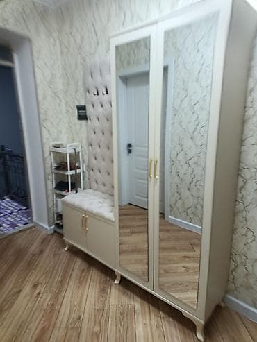 embawood dolab: Giriş üçün kombinə edilmiş dəst – paltar dolabı və yumşaq oturacaqlı — 1