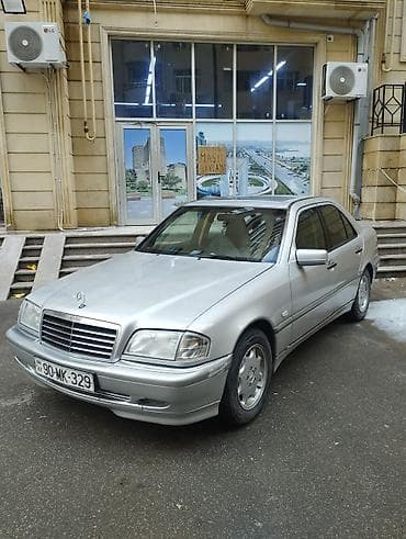 Mercedes-Benz C-Class: 1.8 l | 1997 il Sedan