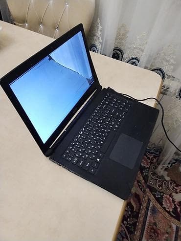 Acer noutbuk ekranı qırılıb