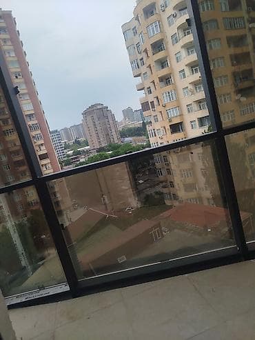 Gold Star Residence – şəhər mənzərəli şüşəbənd/balkon vitrajları -