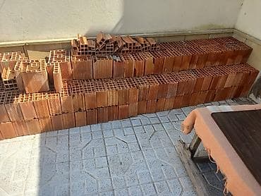 Təmir və tikinti: 10 nluq kərpic artıq qalıb satıram 200 ədəd qalıb satışda 0.40 qəpikdi — 1