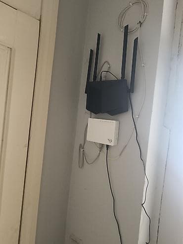 Mənzillər: Masazirda əsas yola yaxın yerdə yerləşen 3 otaqli orta temirli heyet — 9