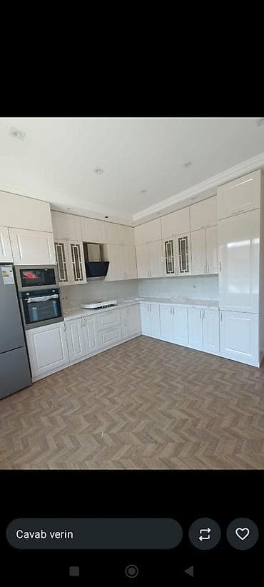 Ağ rəngli, L formalı mətbəx mebeli dəsti Xüsusiyyətlər: - Üst-altar