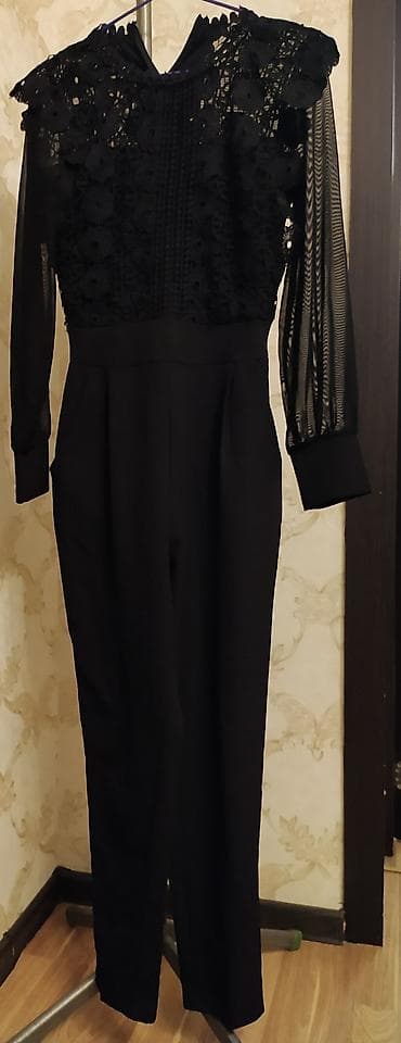 Qadın tulumu – qara rəng - Üst hissə dəbdəbəli qara krujeva dekoru