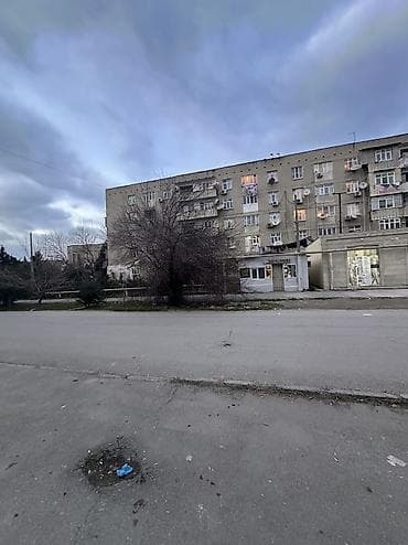 ucarda ev alqi satqisi: Bakı, Hövsan qəs., 2 otaqlı, Köhnə tikili, m. Əhmədli, 53 kv. m — 2