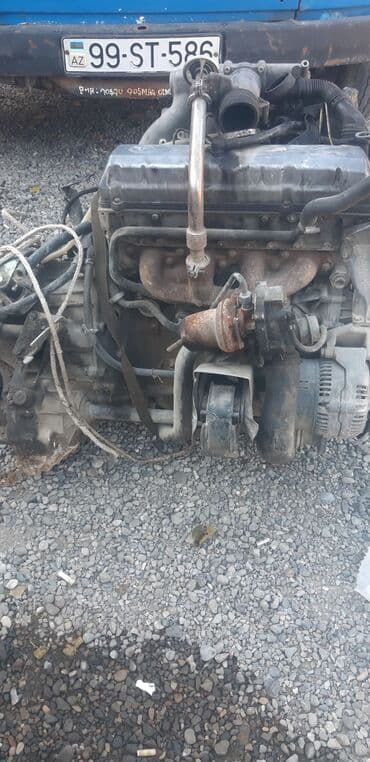 купить чехлы на авто: Müxtəlif avtomobil ehtiyat hissələri. Bu hissələr arasında mühərrik — 7