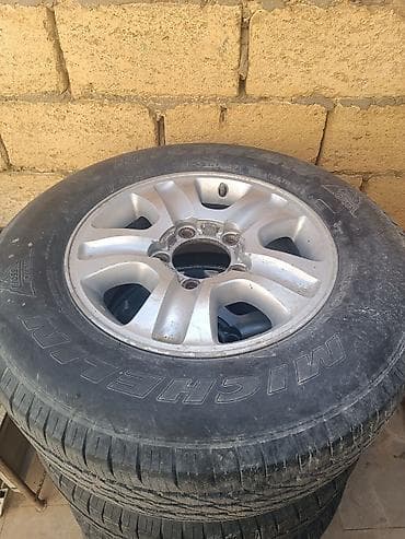 06 maşin: 5 ədəddir təkər.2 dənəsi disklidir — 2