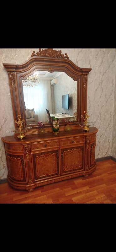 işlənmiş guzgu: İşlənmiş, Güzgülü, Türkiyə — 1