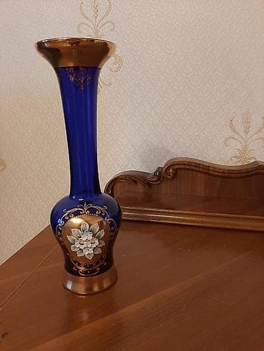 Vazalar: Bir vaza, Bogem şüşəsi — 1