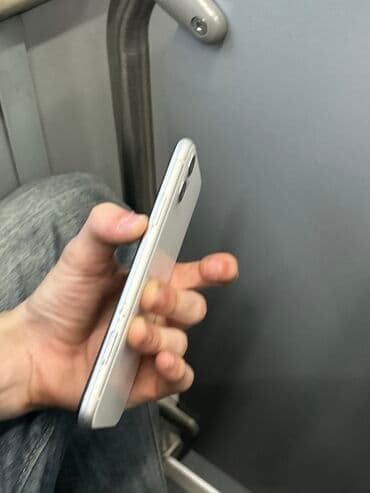 iphone se 4 qiymeti: IPhone 11, Ağ, Face ID — 3