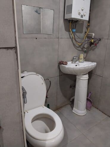 insaatcilarda kiraye evler 2023: 🏢 Bina növü: Köhnə tikili 📐 Sahə: 80 m² 🛏 Otaq: 2 otaqlı 🏙 — 9