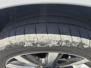 4 teker: 19” Land Rover yüngül lehimli disklər və Goodyear Eagle F1 şinlər — 1