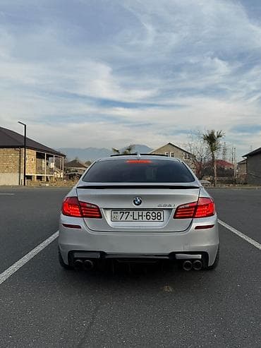 BMW 525: 2 l | 2013 il Sedan — 2