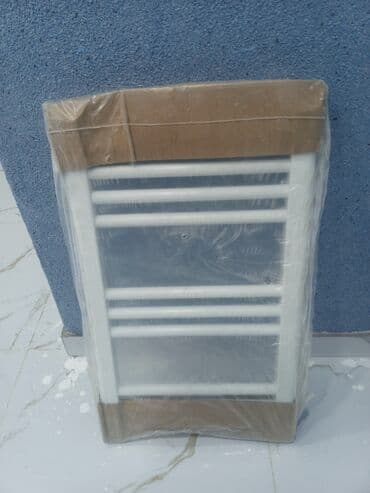 Unitazlar: Ağ rəngli dəsmal radiatoru (dəsmal qurudan). - Divara bərkidilən — 1