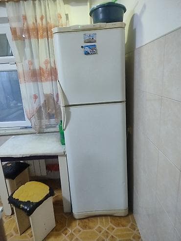 qapi zvanoku: İşlənmiş 2 qapılı Indesit Soyuducu Satılır, rəng - Ağ — 1