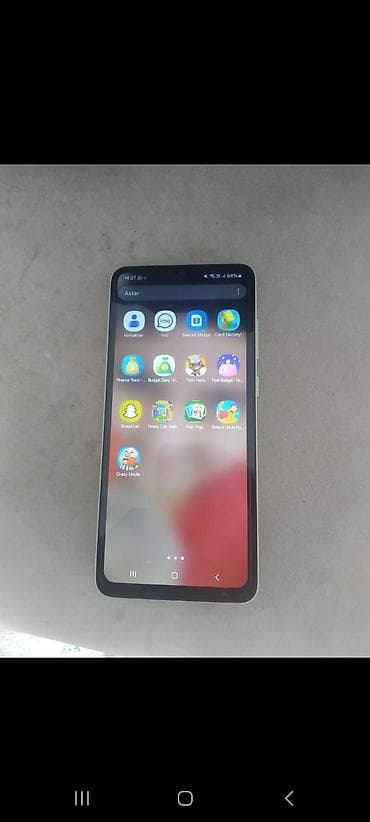 dinami: Satılır: yaşıl rəngli iki kameralı Android smartfon Xüsusiyyətlər: - — 2