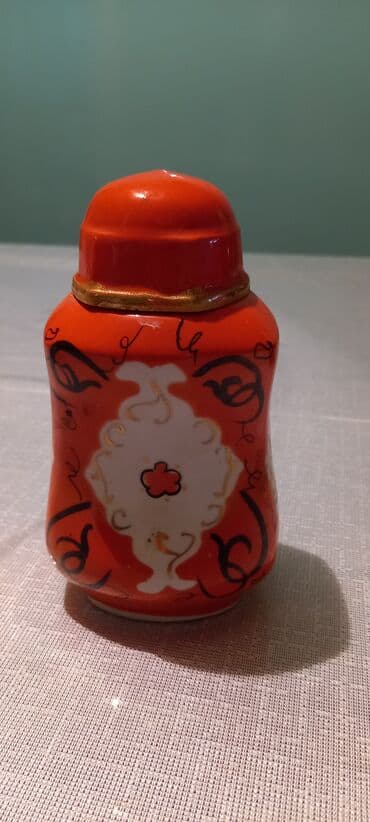 zeferan qiymeti bakida: Qedimi qablar.Cutu 25 manat — 1