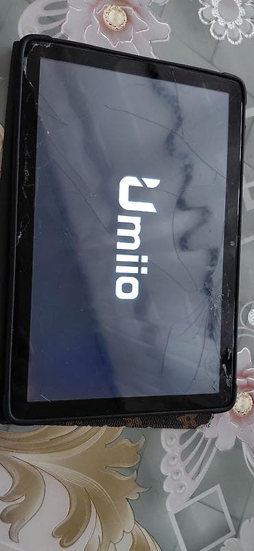 Masaüstü kompüterlər və iş stansiyaları: UmiiO planşet - Ekran: toxunma ekranlı, ön paneldə sensor düymələr; — 2