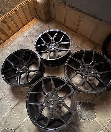 Disklər: 24 luk Range Rover disklər 4.400 DOLLARa alınıb 5.000 km sürulub Yarı — 2