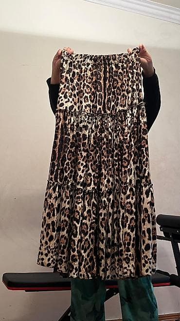 oversize tshirt: Leopard naxışlı qadın ətəyi - Model: çoxqatlı, piləli, A-kəsim - — 1