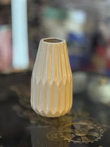 tebii deri: Bir vaza, Keramika — 2