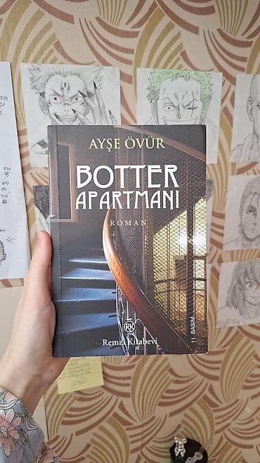 qısatuklu ingilis pişiyi: Məhsul: Kitab – “Botter Apartmanı” Müəllif: Ayşe Övür Janr: Roman — 1