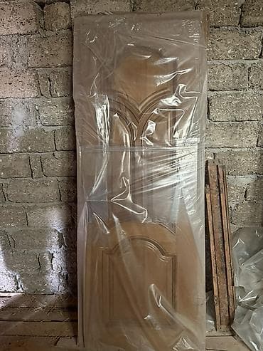 hamam ucun lambirin: Taxta otaq qapısı qoz ağacındandı - Material: ağac (klassik üslubda — 2