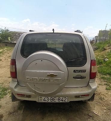 ucuz masnlar: Chevrolet Niva: 1.7 l | 2006 il 169000 km Krossover — 2