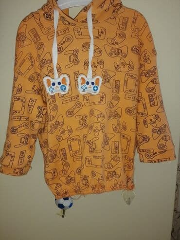 1 yaşa kimi. Kapeşonlu köynək. Az geyilib. 8 manata