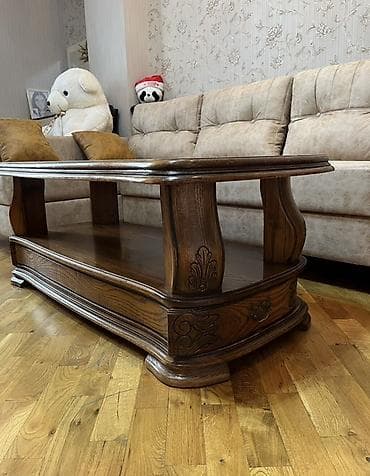 Klassik üslubda salon üçün orta stol - Material: tam ağac (qoz), tünd — 1