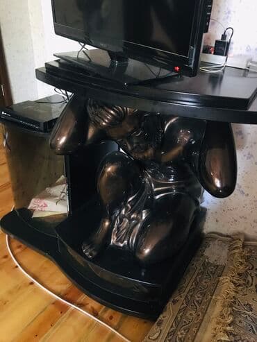 ikinci əl şifanerlər: İşlənmiş, Düz TV altlığı, Polkalı, Şüşəli, Belarusiya — 2