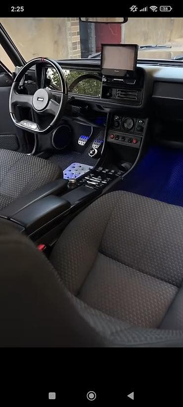 VAZ (LADA): VAZ 2107, sedan gövdə, ağ rəng. Xarici: - Orijinal VAZ radiator — 1