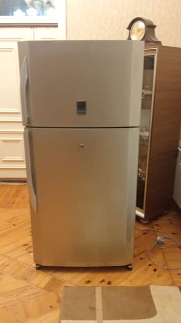 haier soyuducu: İşlənmiş 2 qapılı Sharp Soyuducu Satılır, rəng - Gümüşü, Təkərli — 1