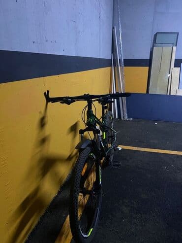 qiz ucun velosiped: Toba markalı, yaşıl rəngli dağ velosipedi. Qara oturacaq və sükan ilə — 1