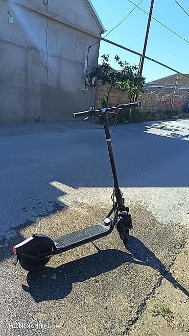 Электросамокаты: Elektrik skuter – Ninebot (göstəricidə Ninebot yazısı) Xüsusiyyətlər — 3