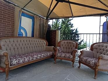 divan: Klassik üslubda 3-lü mebel dəsti Tərkibi: - 1 ədəd uzun divan - 2 — 3