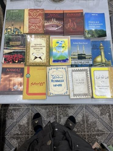 İslam mövzusunda böyük kitab toplusu Təqdim olunan topluda müxtəlif