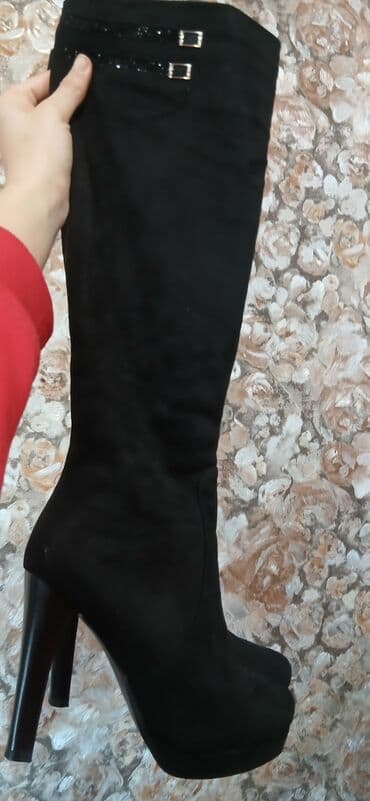 qəhvəyi qadın botilyonu: Qadın qışlıq bot – qara, qalın dabanlı Baha almışdıq,hansi magazanidi — 5