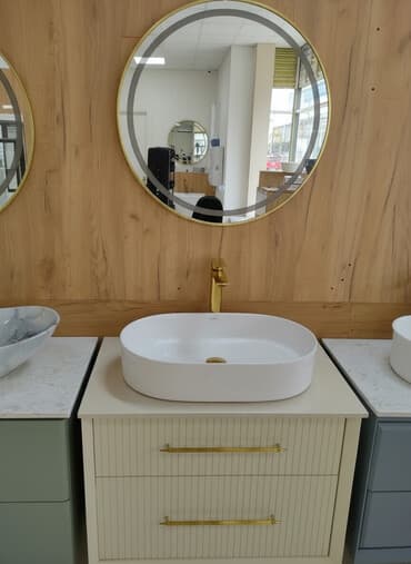 тумба в ванную комнату: Oval formalı ağ rəngli səthi yuyucu çanaqlı, iki siyirtməli vanna — 1