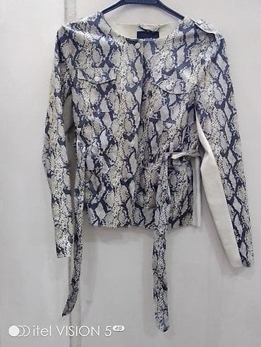 Qadın – ilan dərisi naxışlı, kəmərli pencek. - Dizayn — 2