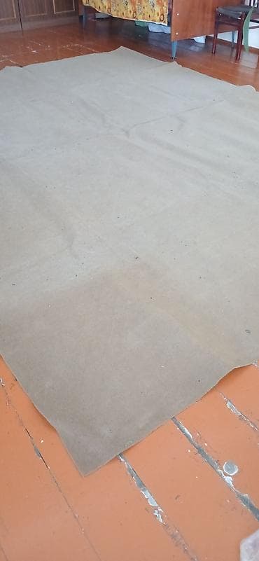 antique bisirme sobasi: Qalın keçə/parça döşəmə örtüyü. uzunu -4 m, eni - 3 m. Tecili — 4