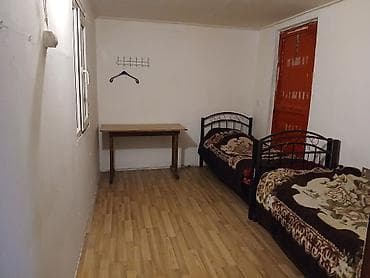 kiray: - 2 ayrı yataq otağı: hər otaqda tək nəfərlik dəmir çarpayılar — 1