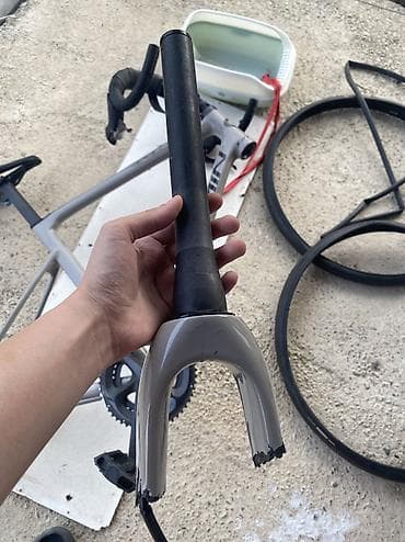 aurus bicycle: QREMIN yol velosipedi – Endurance seriyası - Korpus: karbon lifli — 8