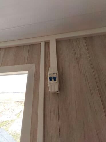 anbar üçün konteyner: Metal karkaslı, modul konteyner otaq - Ölçü: 6 m uzunluq × 2,4 m en × — 6